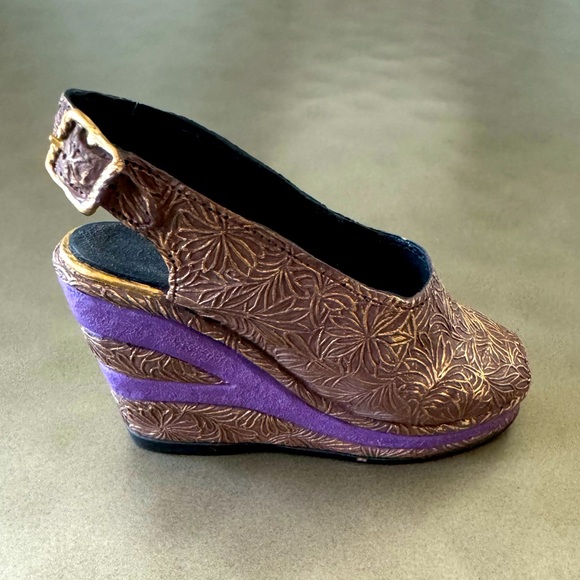 Just The Right Shoe Other - Just The Right Shoe By Raine, Item 25098, Golden Leaf, Circa 1942, COA & BOX